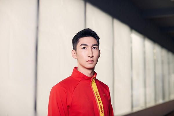 衣服湿透的她